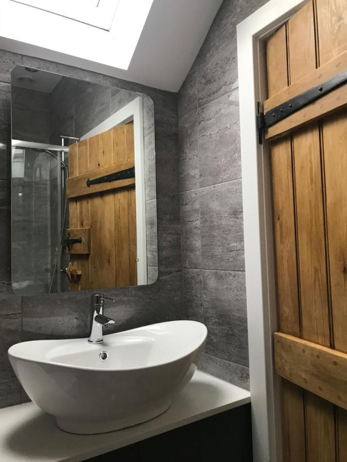 מטלוק Rustic Retreats Jacks Cottage With Hot Tub & Alpaca Walking Experiences מראה חיצוני תמונה