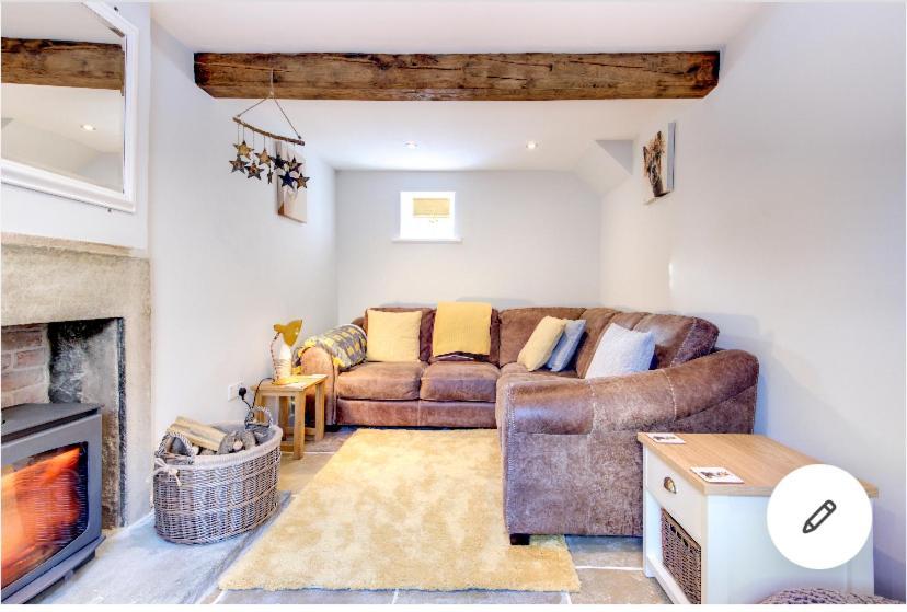 מטלוק Rustic Retreats Jacks Cottage With Hot Tub & Alpaca Walking Experiences מראה חיצוני תמונה
