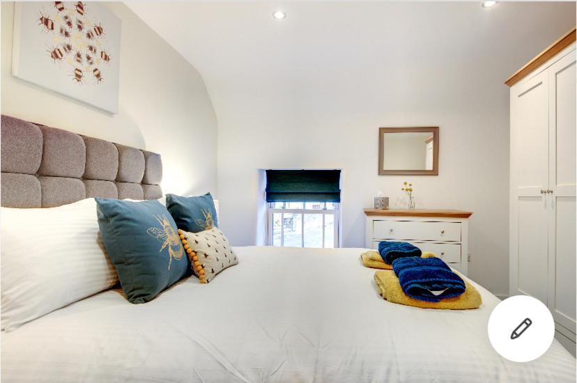 מטלוק Rustic Retreats Jacks Cottage With Hot Tub & Alpaca Walking Experiences מראה חיצוני תמונה